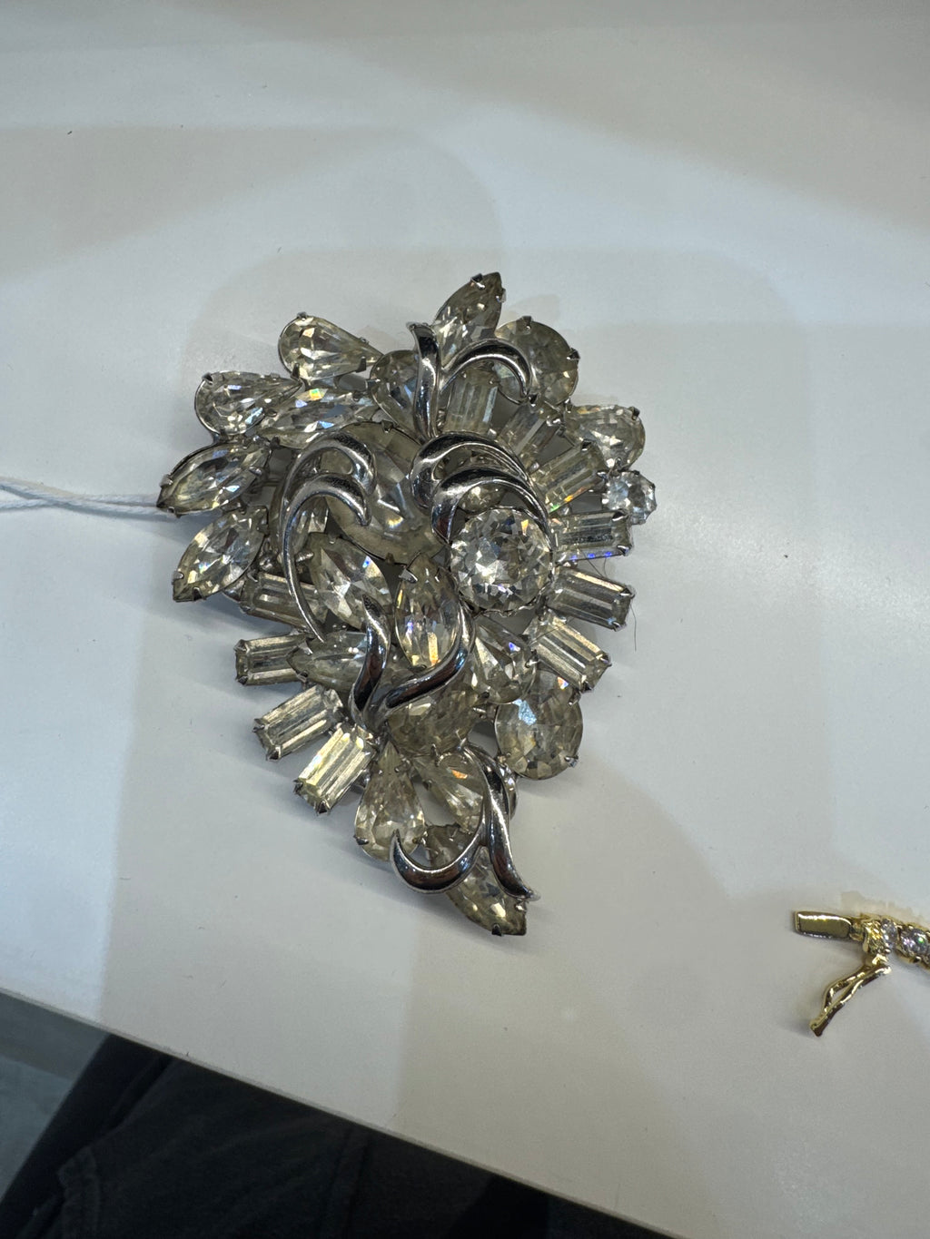 Vintage WEISS Rhinestone Pin