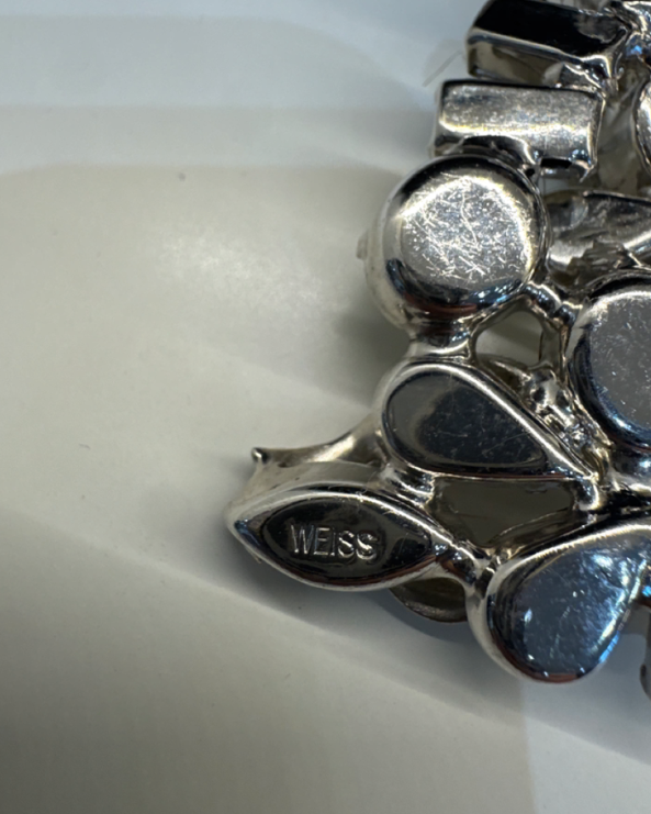 Vintage WEISS Rhinestone Pin